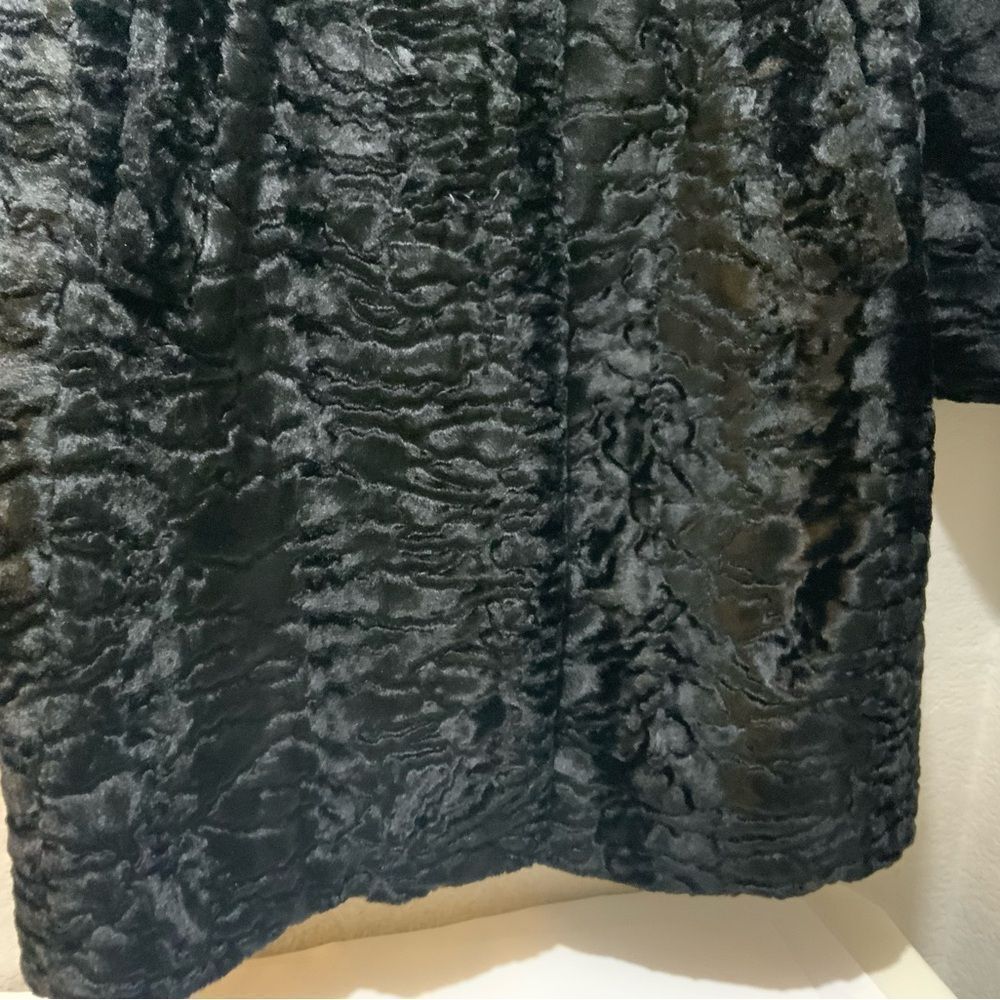 Neiman Marcus Black Fur Coat Elegant & Classic Design, Luxurious Fur View 3